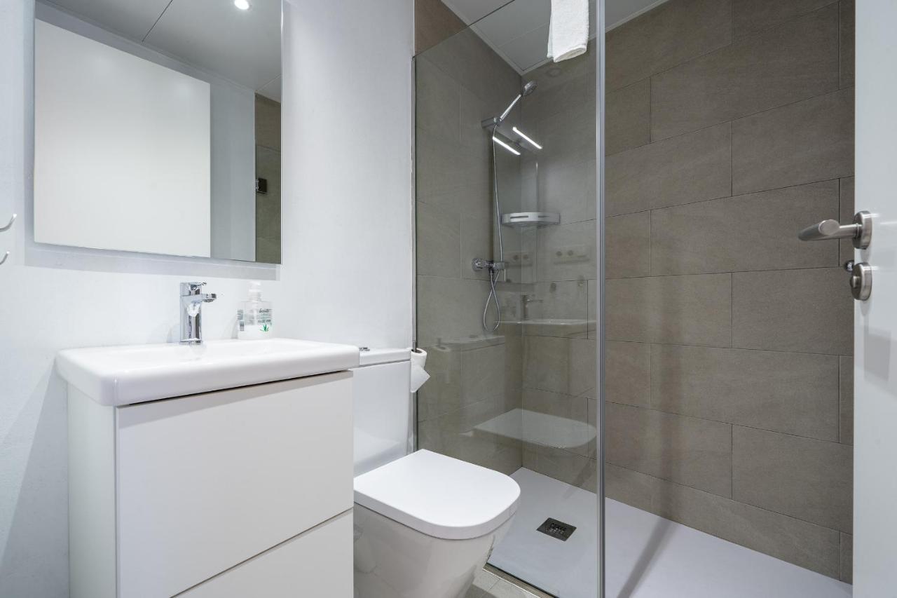 Hauzify I Apartaments Montblanc Bagian luar foto